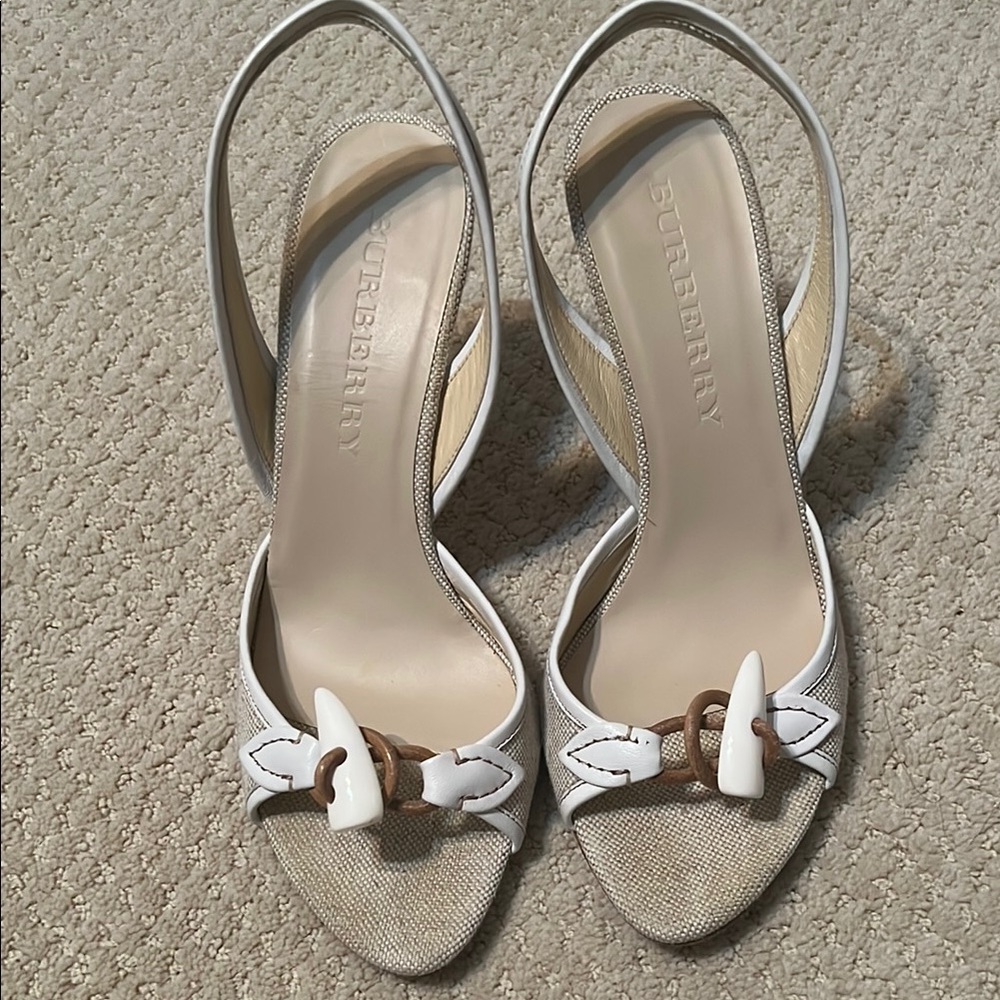 Burberry White and Tan Slingback Heels with Bow Detail